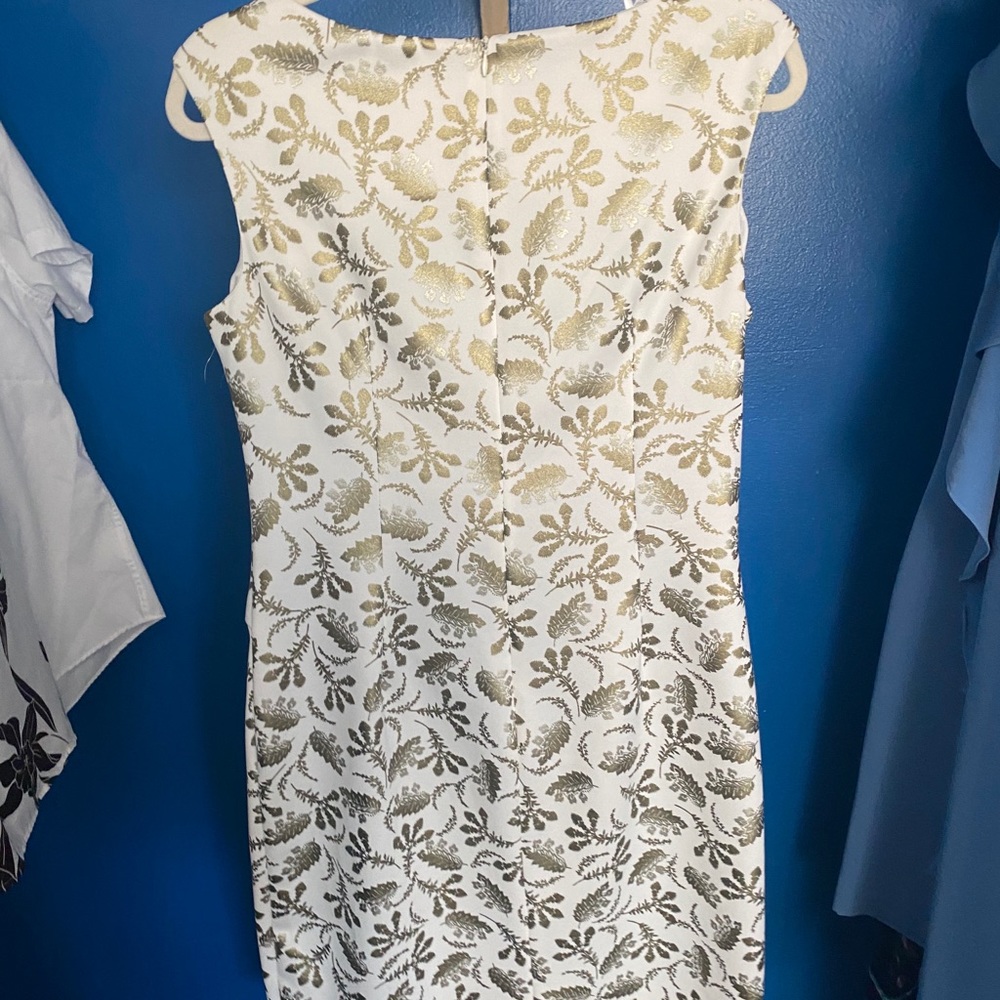 Elegant dress - Picture 4 of 4
